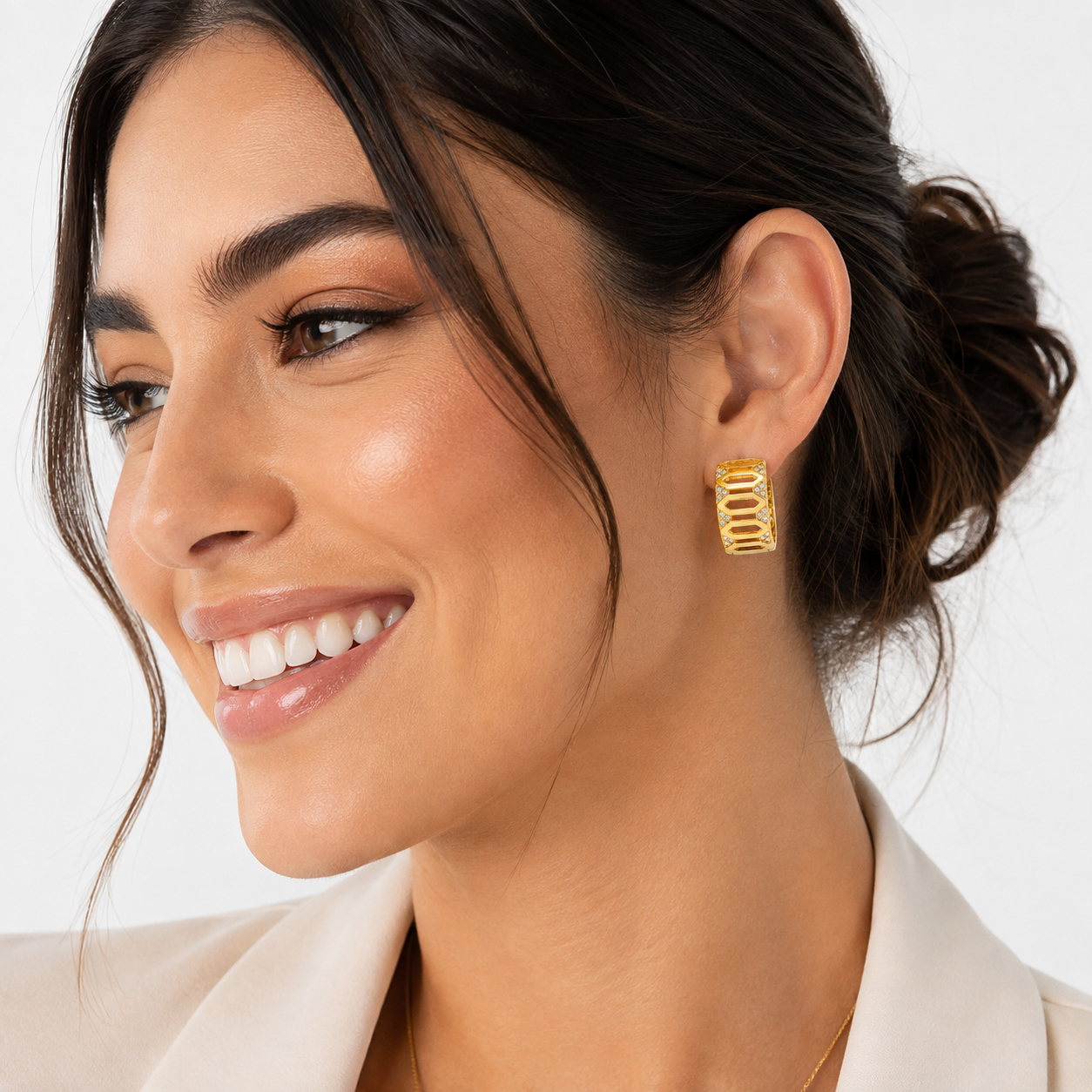 HUGGIES HEXAGONO MICROZIRCONIA CHAPA DE ORO 18 KT